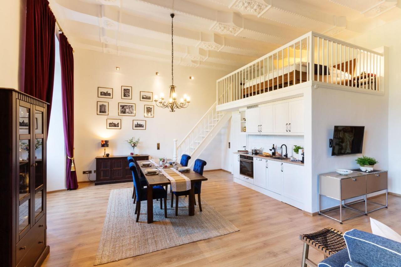 קירכהונדם Ferienwohnung Saalstube - Schloss Adolphsburg מראה חיצוני תמונה